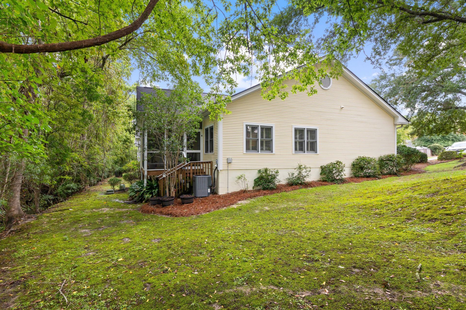 2472 Deer Ridge Lane Photo 27