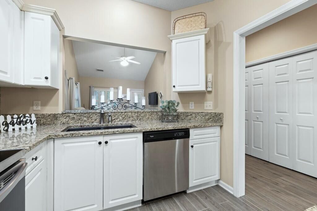 2472 Deer Ridge Lane Photo 7