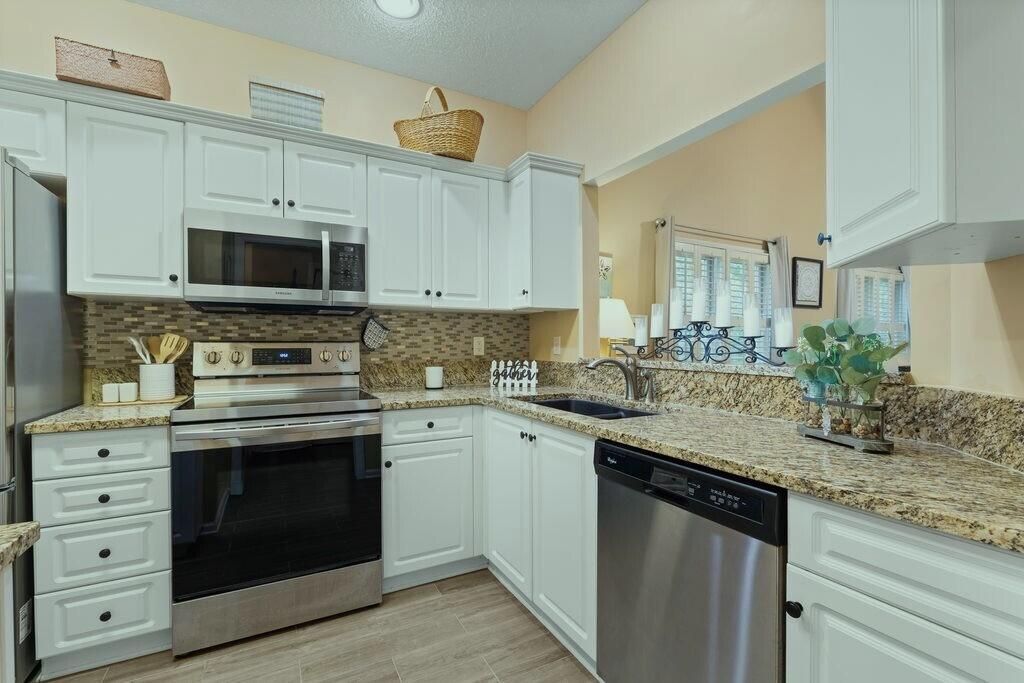 2472 Deer Ridge Lane Photo 8