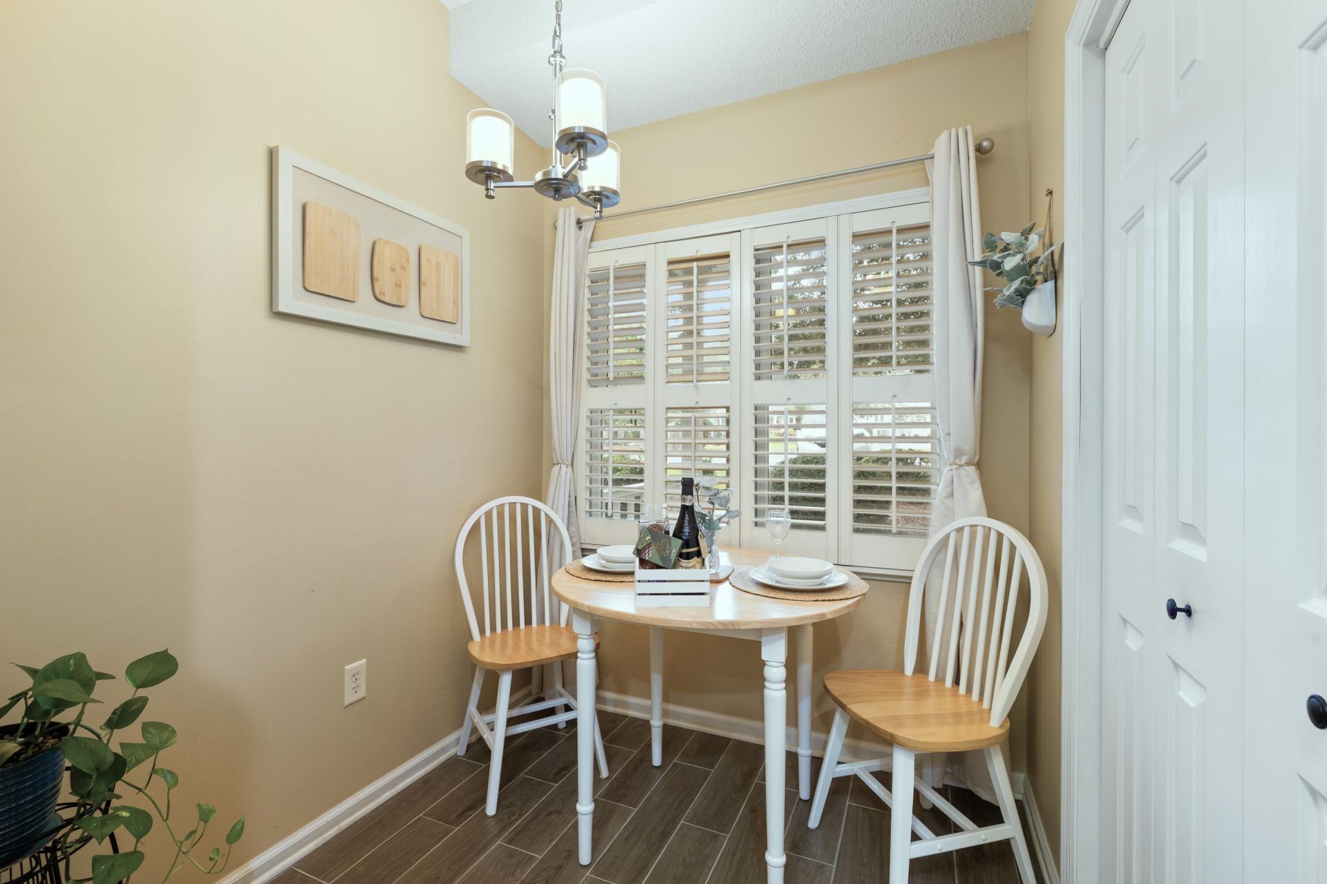 2472 Deer Ridge Lane Photo 9