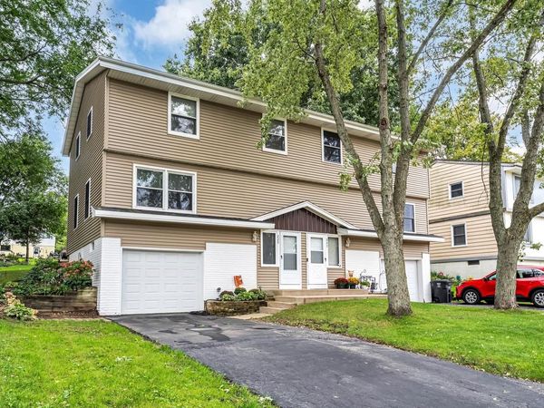 225 Mcdivitt LANE, Unit B, Mukwonago, WI 53149
