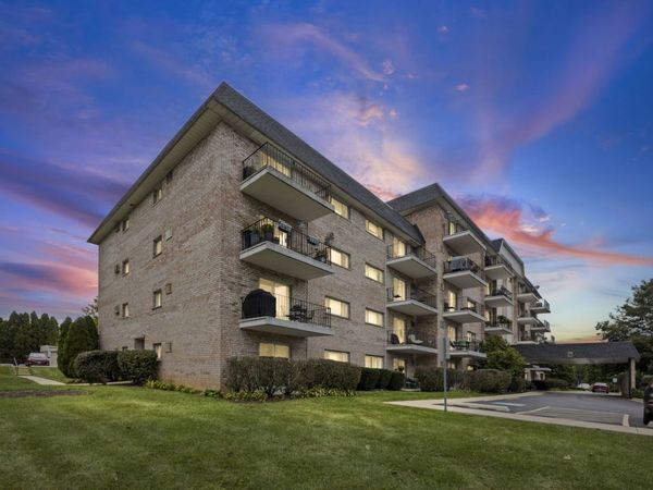 1000 S LORRAINE Road , Unit 110, Wheaton, IL 60189