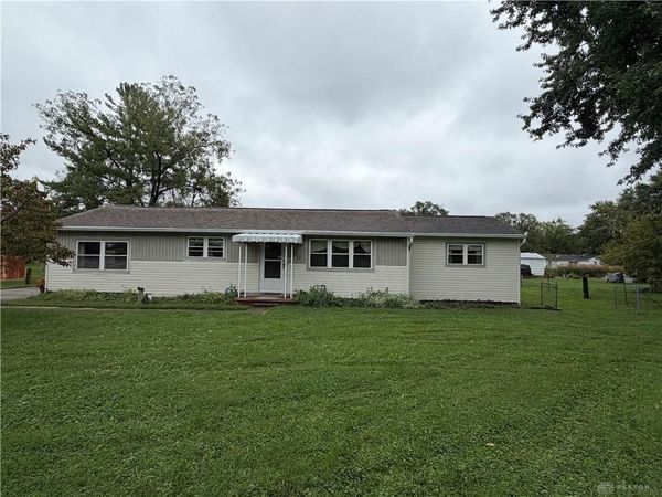 300 Maple Ave, Carlisle, OH 45005