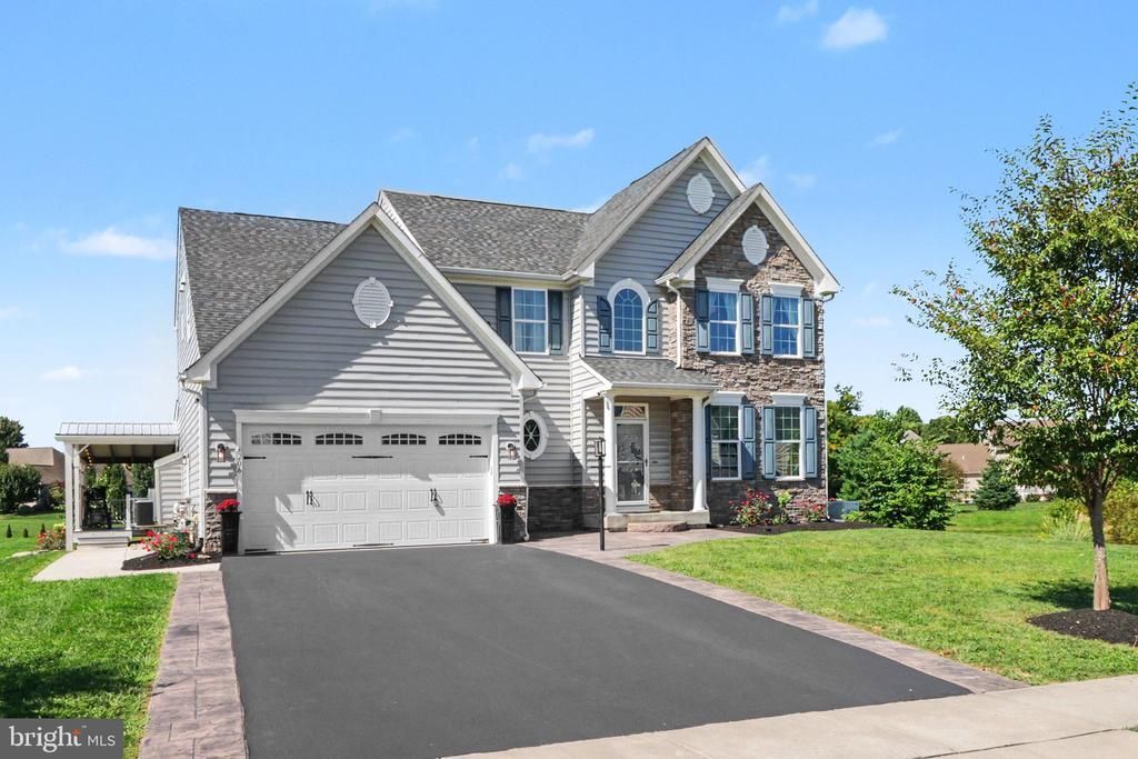 206 TAVERN BLVD., BOILING SPRINGS, PA 17007