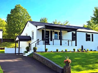 6065 MUNSON HILL ROAD , FALLS CHURCH, VA 22044