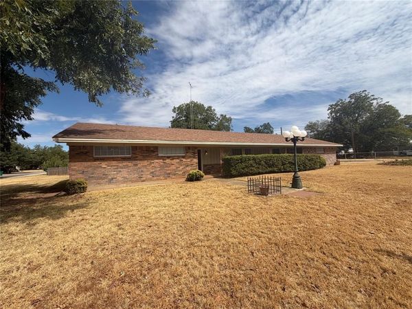 408 W Morris Street , Seymour, TX 76380