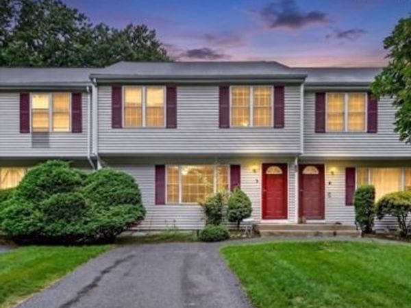 85 Steeple Chase Cir, Unit 3, Attleboro, MA 02703