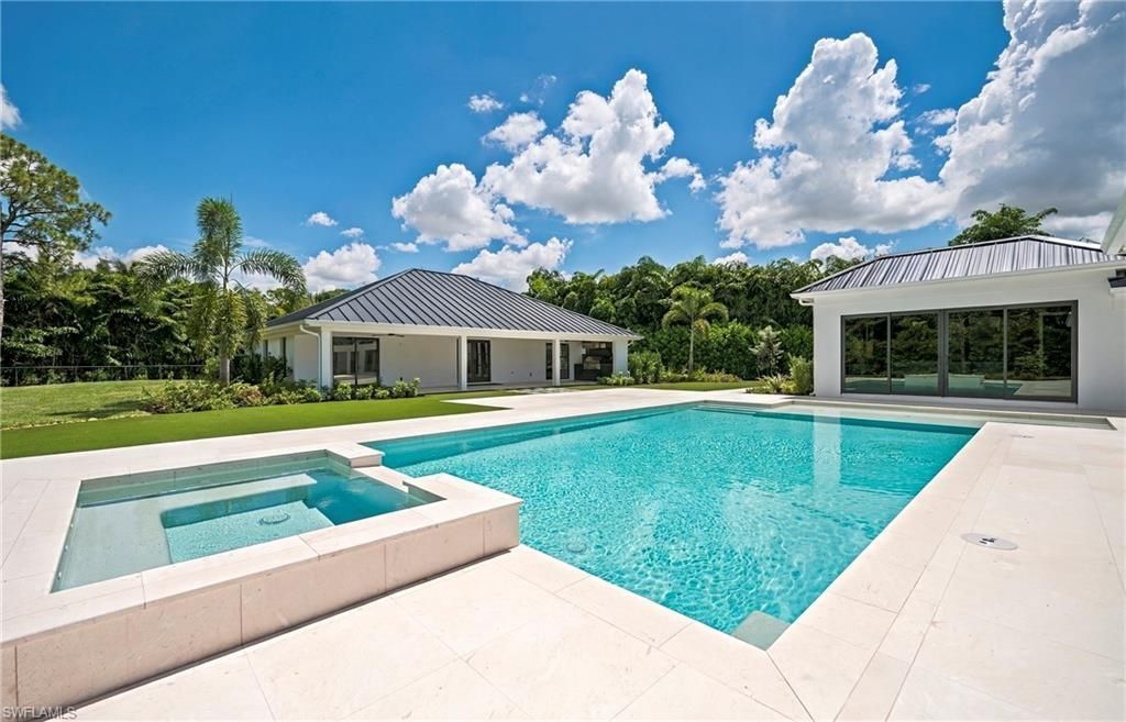 620 Carica Rd , Naples, FL 34108 Photo