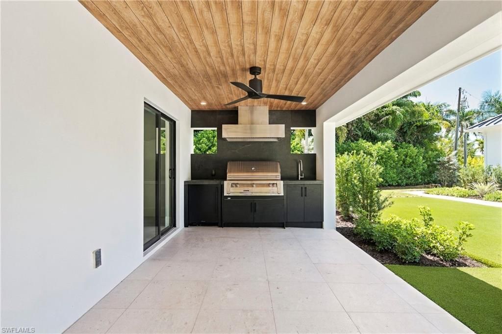 620 Carica Rd , Naples, FL 34108 Photo