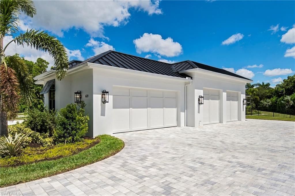 620 Carica Rd , Naples, FL 34108 Photo