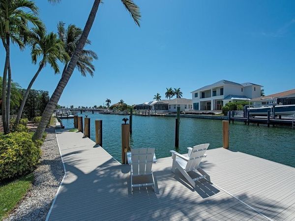 466 CLIFTON CT , MARCO ISLAND, FL 34145