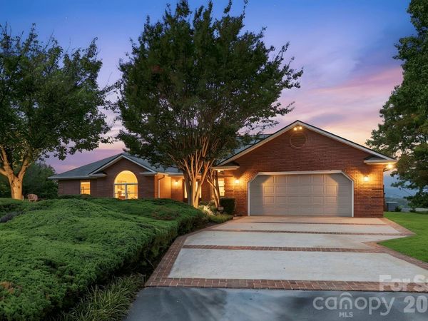 244 Mountain Valley Drive, Hendersonville, NC 28739