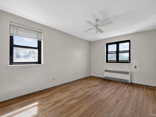 87-19 204th street, Unit A61, Hollis Hills, NY 11423