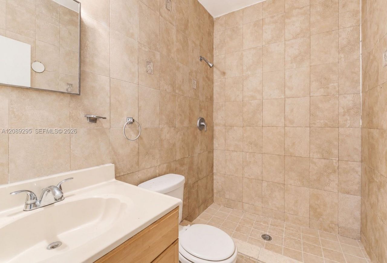 800 NW 46th St, Miami, FL 33127 Photo