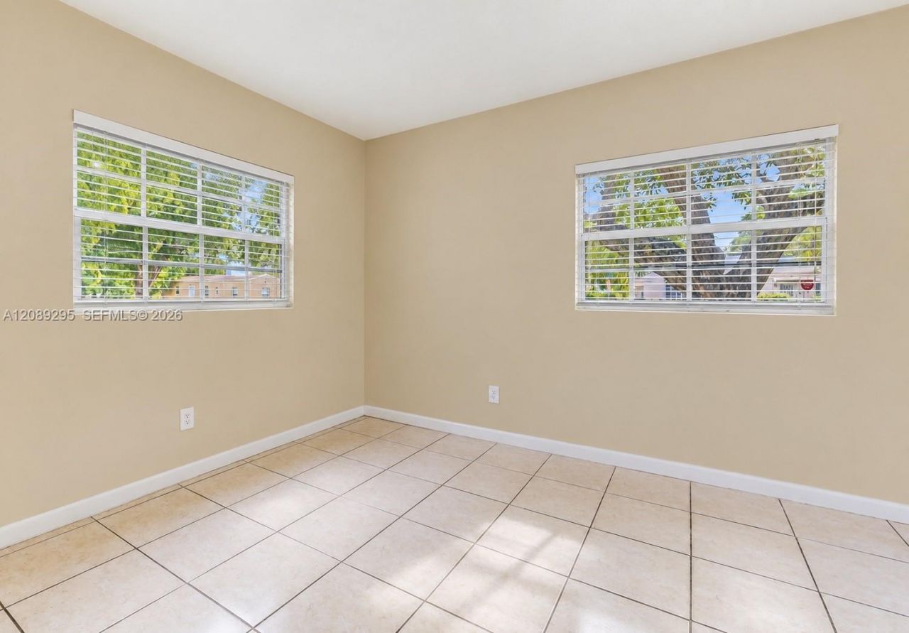 800 NW 46th St, Miami, FL 33127 Photo