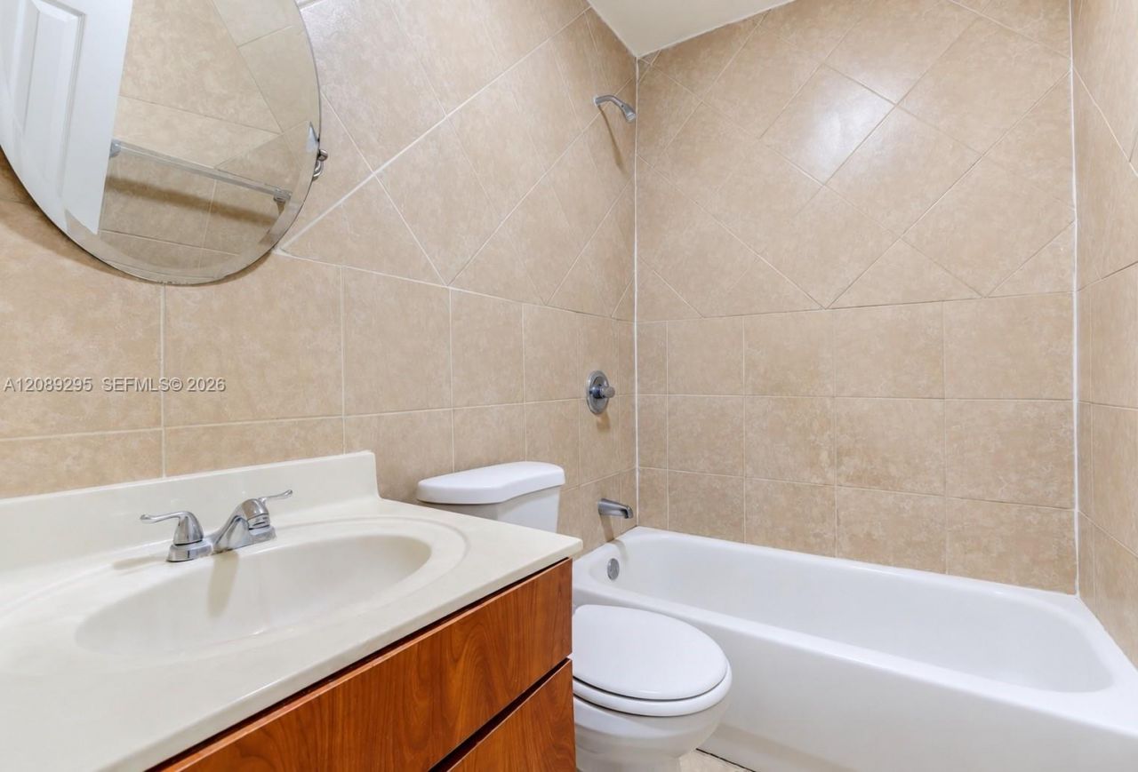 800 NW 46th St, Miami, FL 33127 Photo