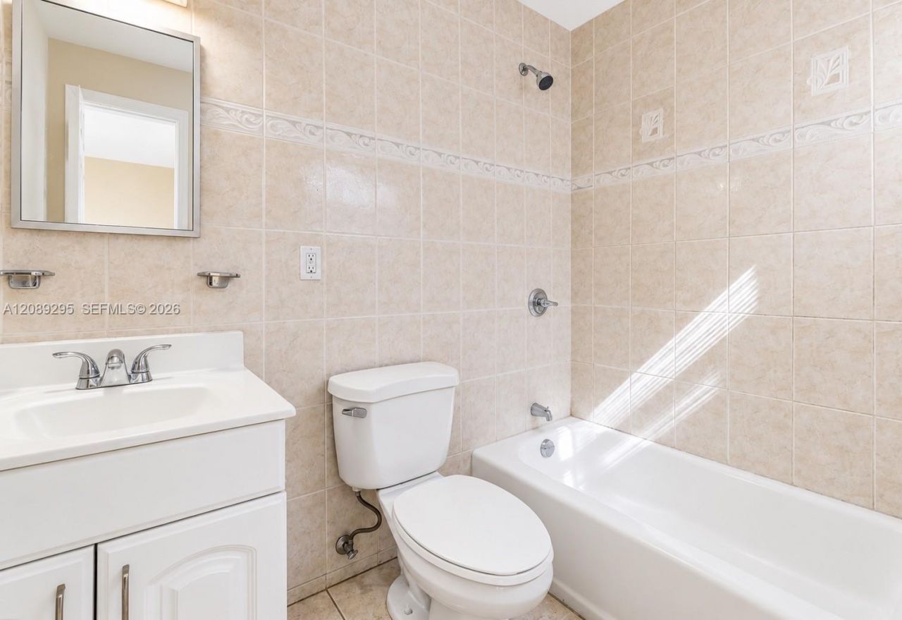 800 NW 46th St, Miami, FL 33127 Photo