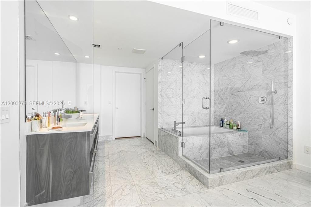 3131 NE 7th Ave , Unit 1901, Miami, FL 33137 Photo