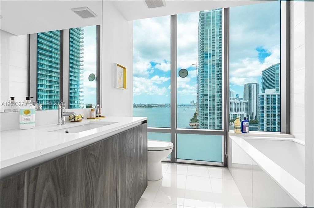 3131 NE 7th Ave , Unit 1901, Miami, FL 33137 Photo