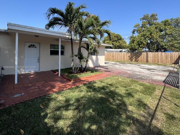 991 E 20th St, Hialeah, FL 33013