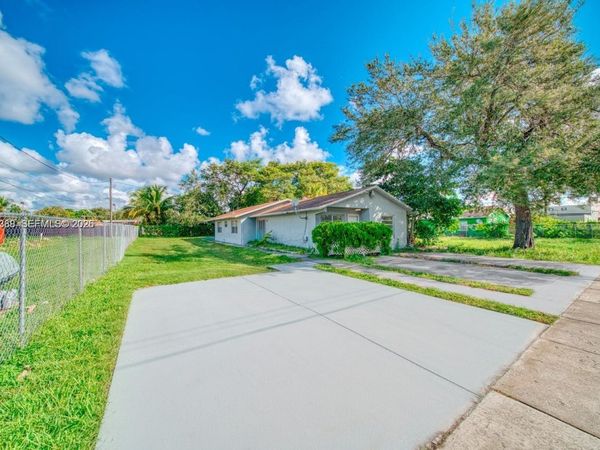 757 NW 95th Ter , Unit 757, Miami, FL 33150