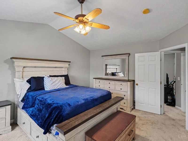 9648 Fallshill Circle, Springfield Township, OH 45231 Photo 12