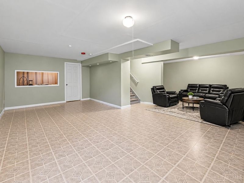 9648 Fallshill Circle, Springfield Township, OH 45231 Photo 17