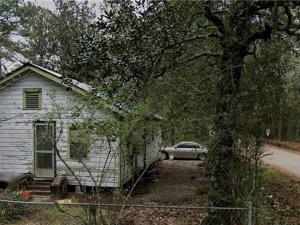 61088 N MILL Road , Lacombe, LA 70445
