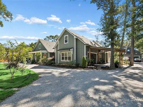 555 KLEBER Street , Mandeville, LA 70448