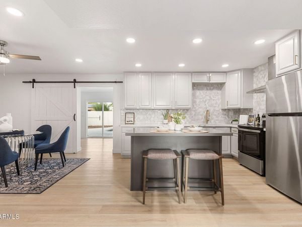 843 N JAY Street, Chandler, AZ 85225