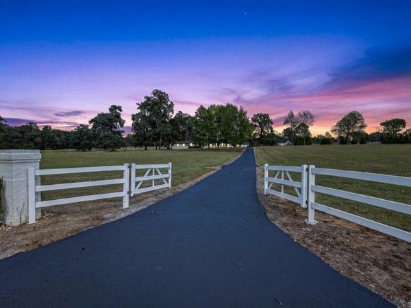 76 Ledford Mill Lane , Normandy, TN 37360