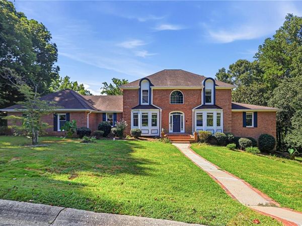 1102 Timber Glen Court SW, Lilburn, GA 30047