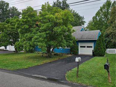 211 Washburn Drive, East Syracuse, NY 13057