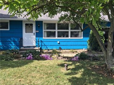 211 Washburn Drive, East Syracuse, NY 13057