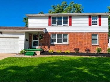 82 Dartwood- Upper Unit Drive , Buffalo, NY 14227