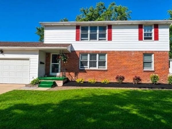 82 Dartwood- Upper Unit Drive , Buffalo, NY 14227