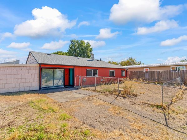 1211 SW Adrian Street, Madras, OR 97741