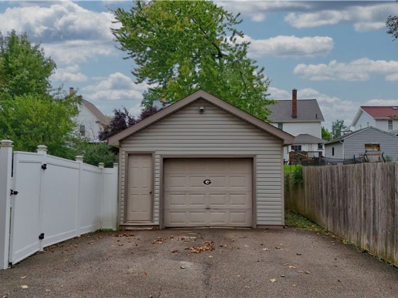 326 E Wilson Avenue, Girard, OH 44420 Photo 34