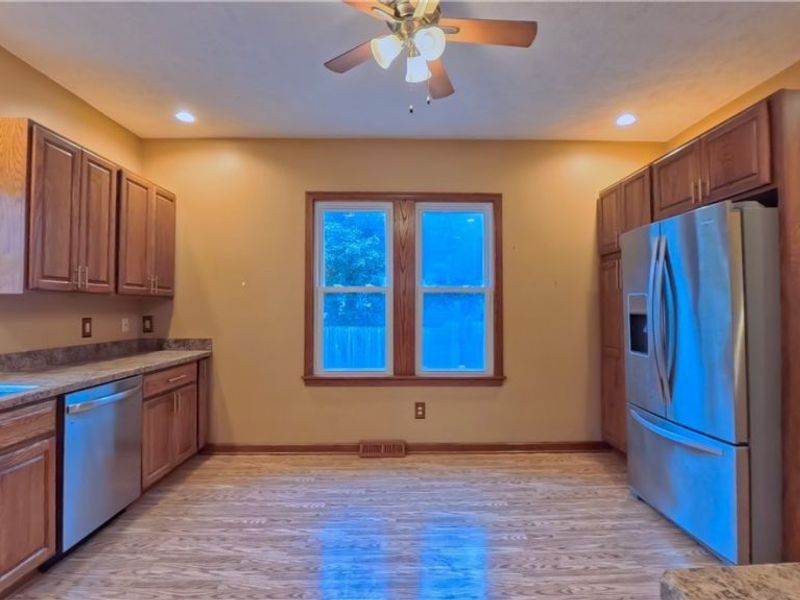 326 E Wilson Avenue, Girard, OH 44420 Photo 5