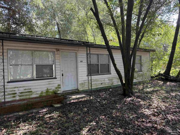 6406 Skyline Dr, Milton, FL 32570