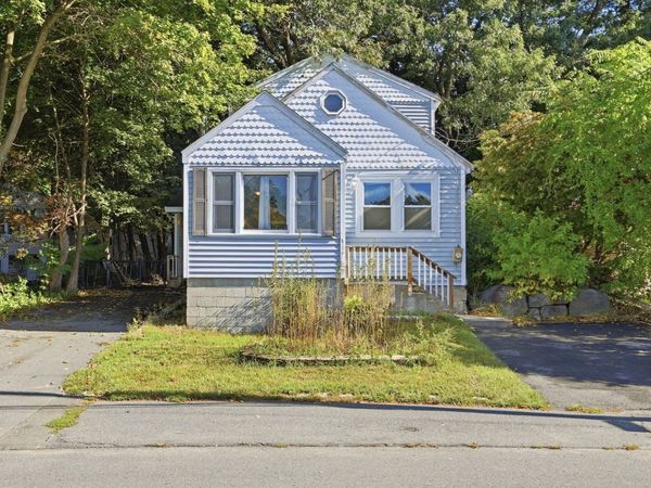 141 Long Pond Dr, Dracut, MA 01826