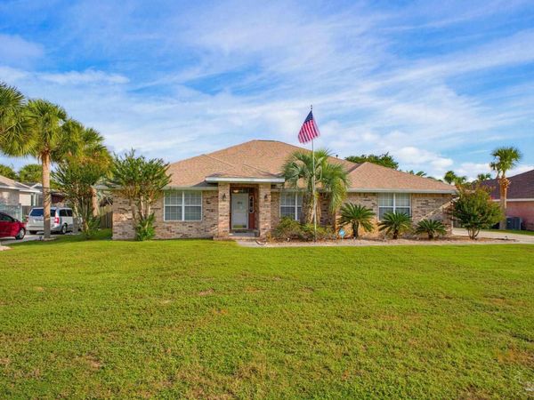 5124 Grumann Dr, Pensacola, FL 32507