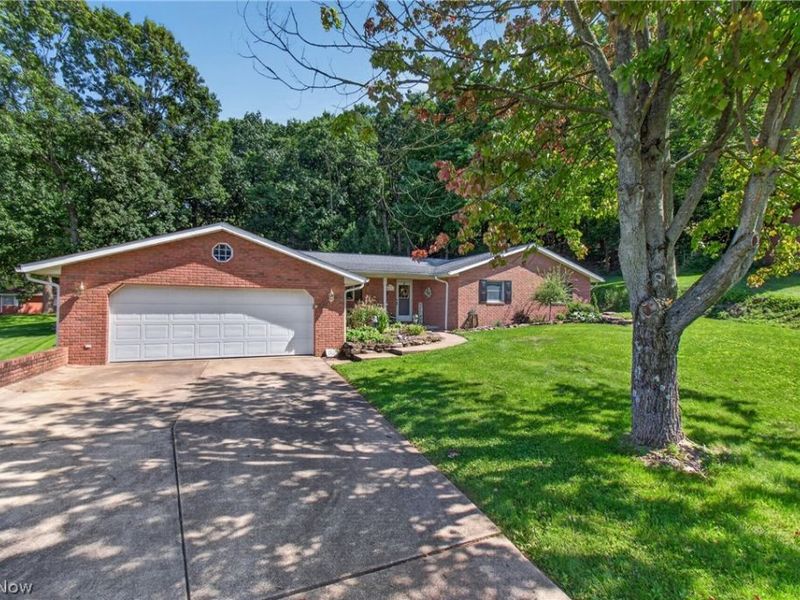176 Jessica Drive, Dover, OH 44622 Photo 2