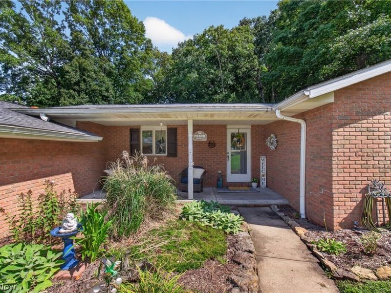 176 Jessica Drive , Dover, OH 44622 Photo 4