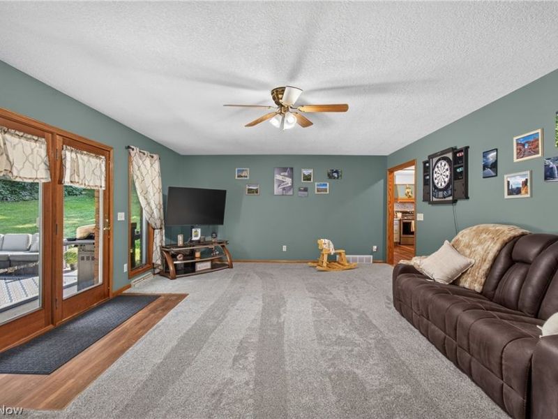 176 Jessica Drive , Dover, OH 44622 Photo 9