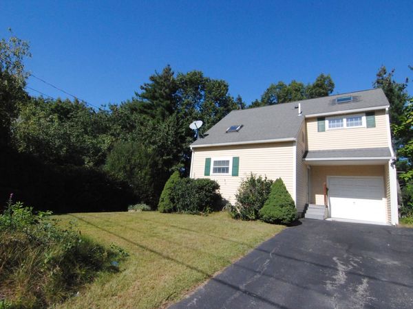 11 Ventura Circle, Nashua, NH 03062