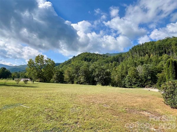 000 Shining Rock Drive , Canton, NC 28716