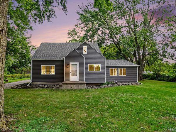 4129 Moulton Drive, Flint Township, Mi 48507