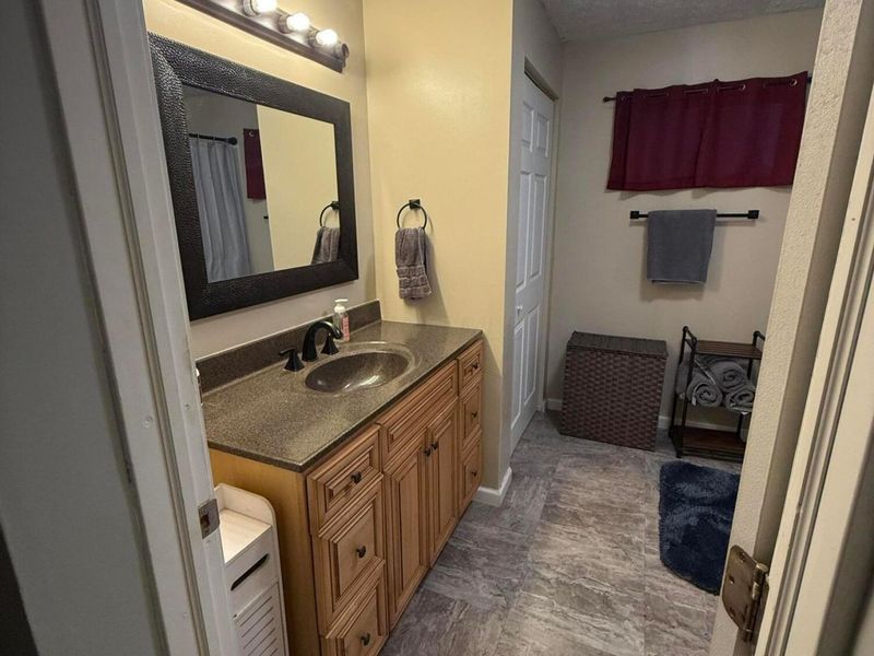 142 N High Street , Chillicothe, OH 45601 Photo 6