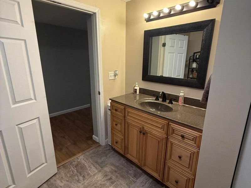 142 N High Street , Chillicothe, OH 45601 Photo 8